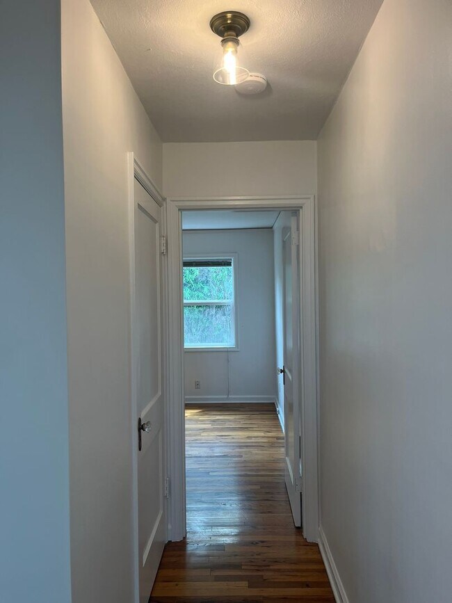 Building Photo - Charming N. Portland Apartment located in the Piedmont Neighborhood!