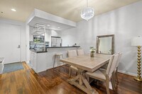 Building Photo - 585 N Rossmore Ave