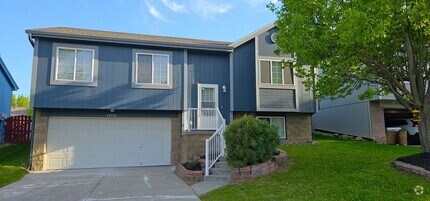 Building Photo - Charming 3BR House in Omaha