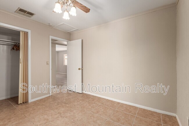 Building Photo - 10546 E Boise St