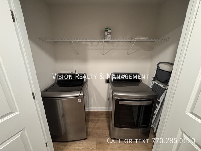 Building Photo - 141 Winding River Dr