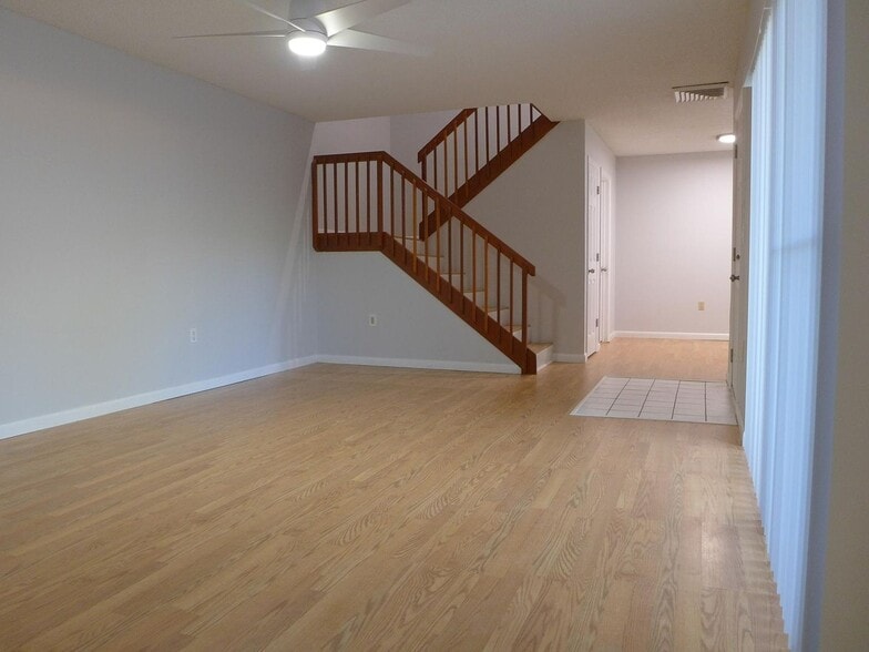 Building Photo - 2708 12th Ct