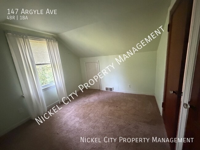 Building Photo - 147 Argyle Ave