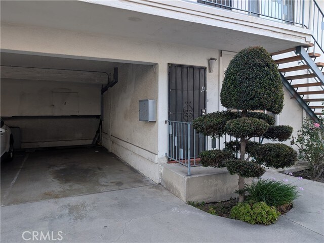 Building Photo - 8012 Duesler St