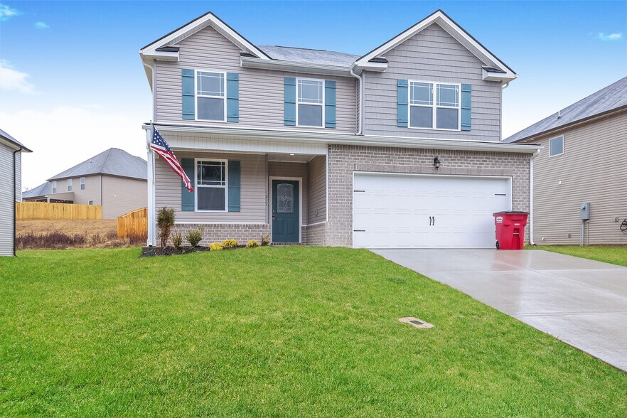 Primary Photo - 1217 Black Oak Cir