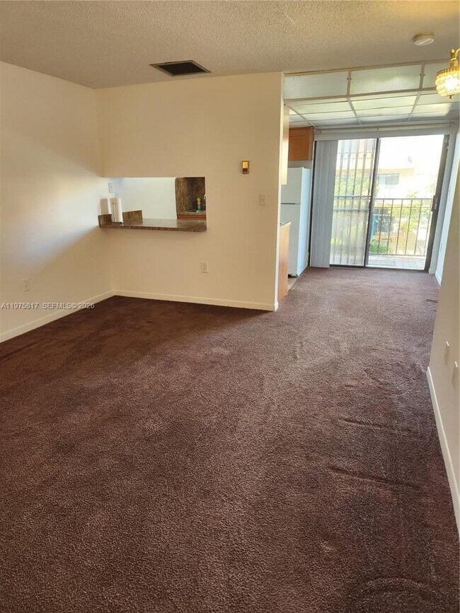 Building Photo - 777 SW 9th Ave