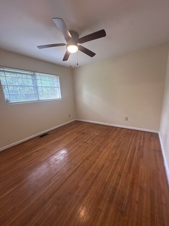 Building Photo - 2nd Ave South Duplex