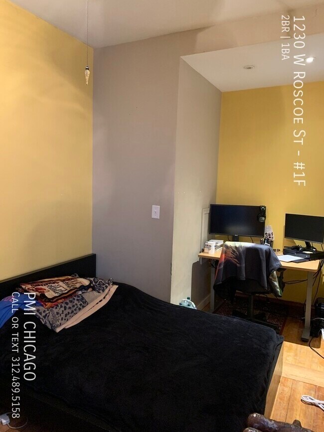 Building Photo - 1230 W Roscoe St