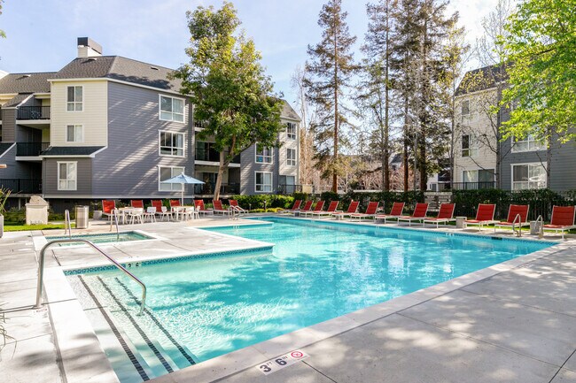Building Photo - 460 Oak Grove Dr