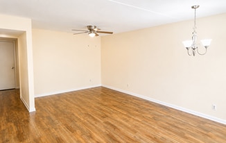 Building Photo - 1673 Spring Garden Ct