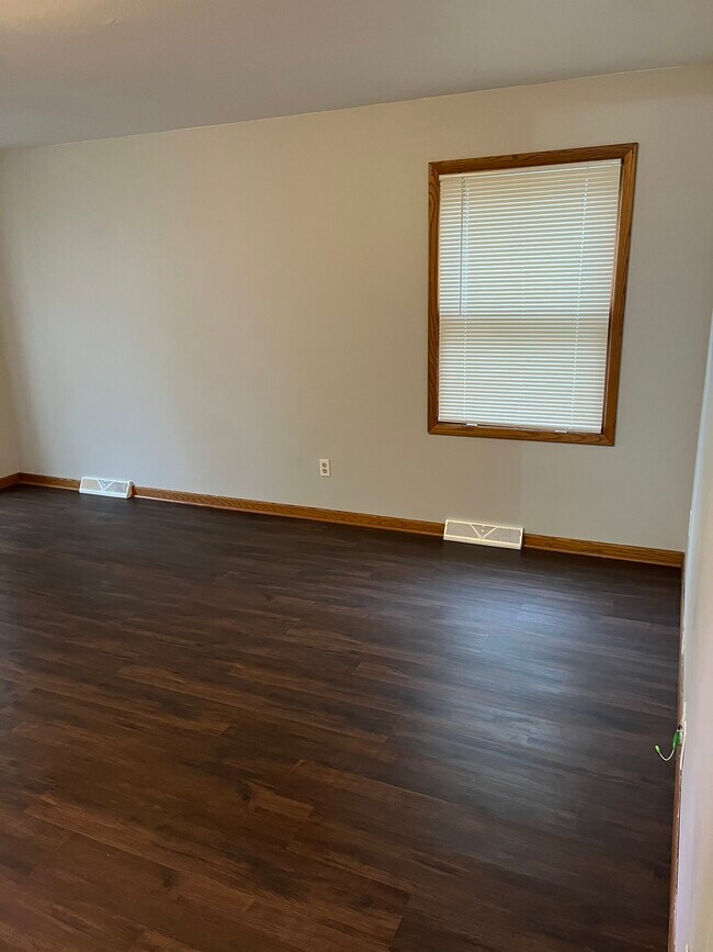 Loving room - 7734 W Stevenson St