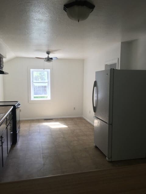 Building Photo - Rattlesnake home for lease!