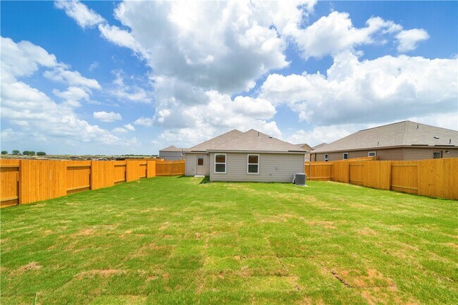 Building Photo - 18501 Quiet Range Dr