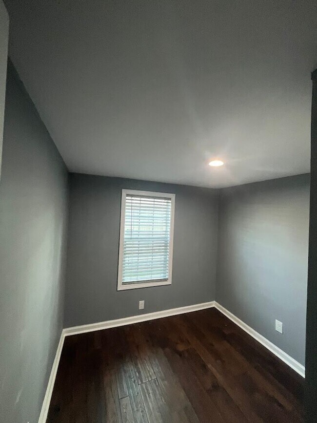 Building Photo - 5613 Hardwick Ln