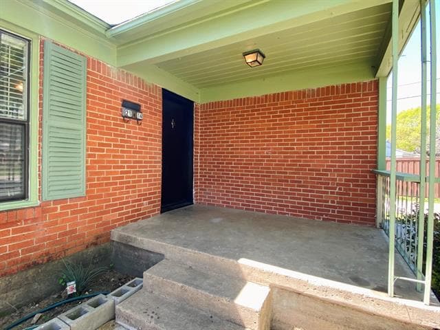 Building Photo - 2114 Dunloe Ave