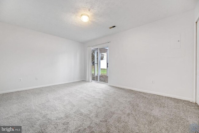Building Photo - 2406 Lemontree Ln