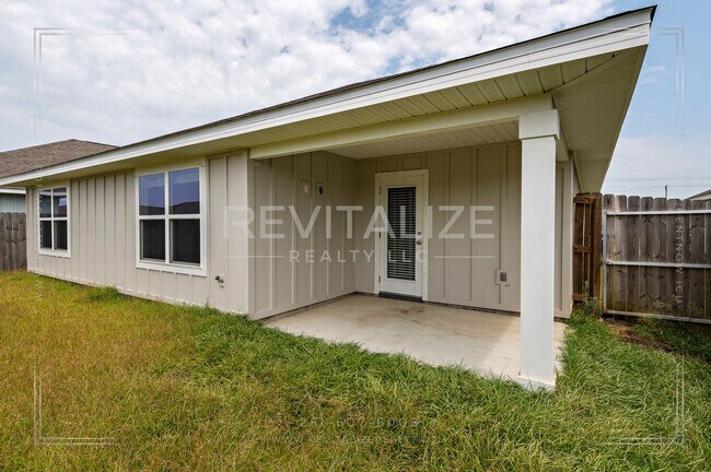 Building Photo - 21962 Aleutian Ave