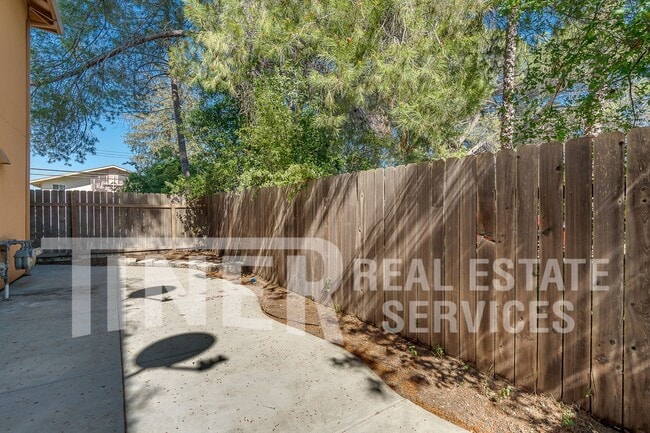 Building Photo - 5710 Cypress Ave