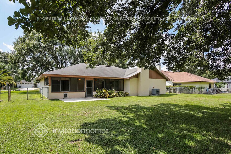 Building Photo - 1060 Colony Arms Dr