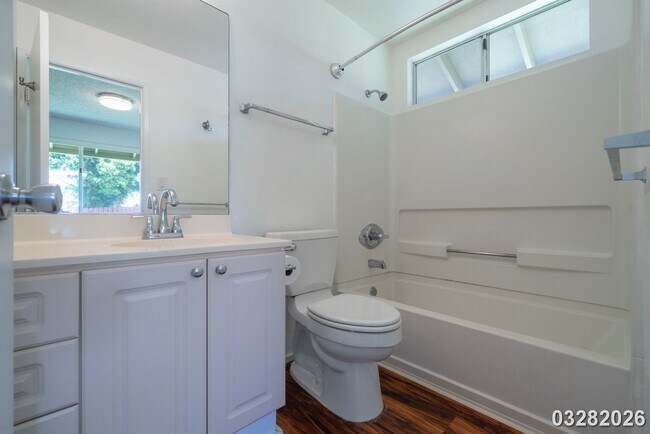 Building Photo - $3,200 / 3br - 974ft2 - Bright and Spacious 3BR/2BA/2PKG Townhome unit in Ku'ulako in Mililani (M...