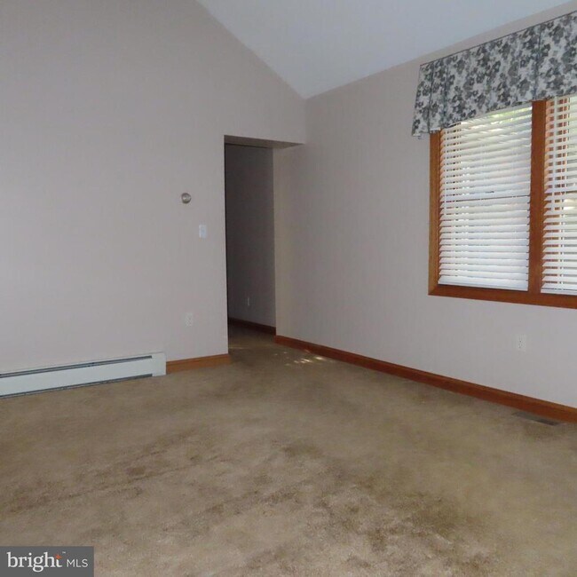 Building Photo - 14109 Buchanan Trail W