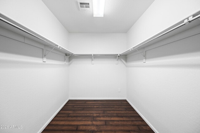 Building Photo - 10923 W Elm St