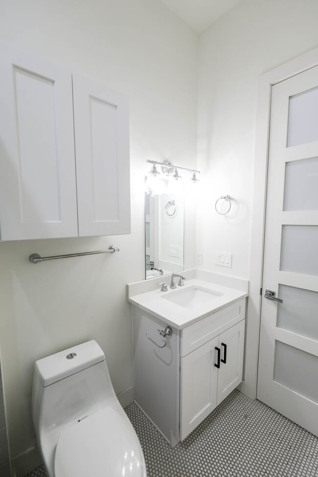 Building Photo - 8 Bedrooms 8 Baths Pre-leasing Now for 202...