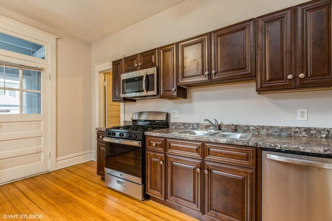 Building Photo - 3722 N Bosworth Ave