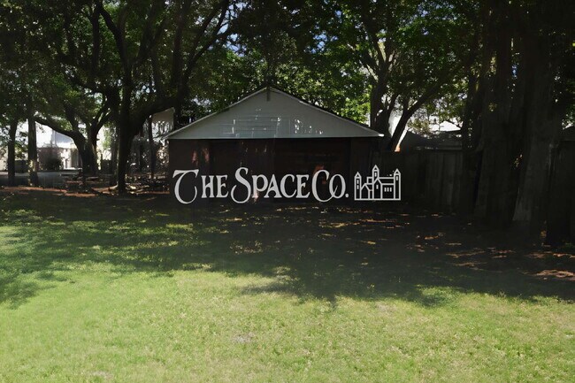 Building Photo - 1144 Crull Dr