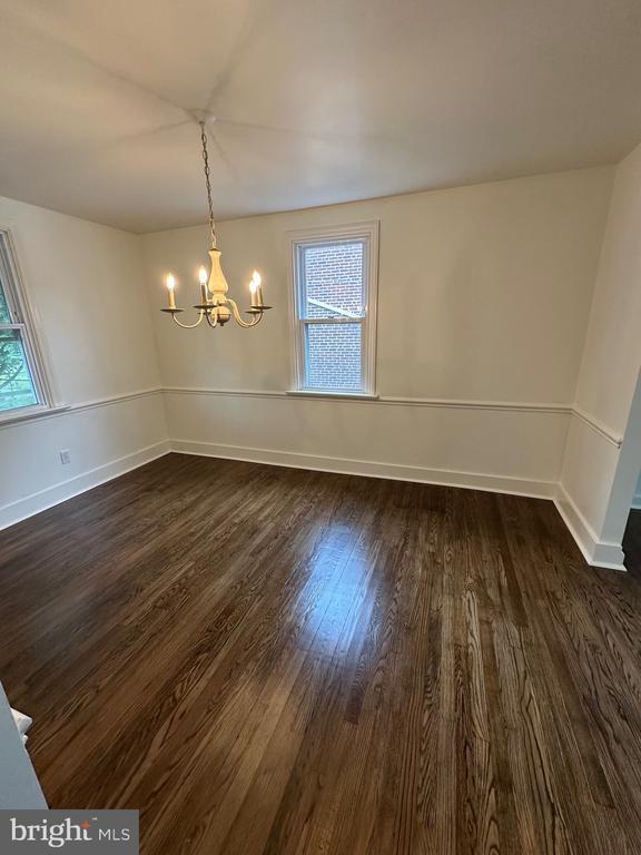 Building Photo - 1122 Coyne Pl