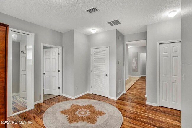 Building Photo - 3060 Plantation Ridge Dr