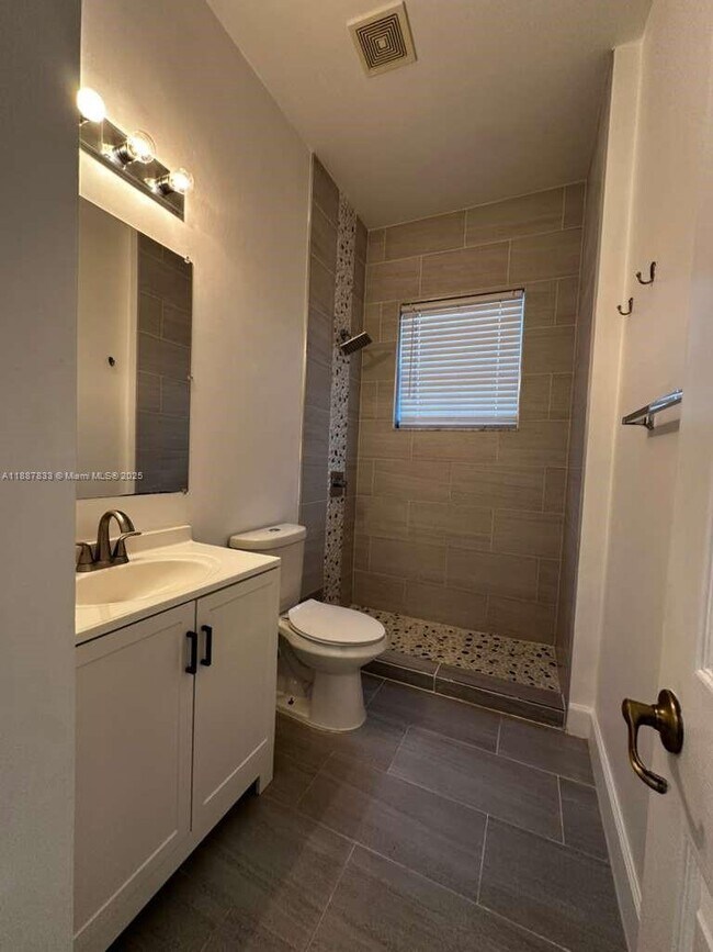 Building Photo - 1761 Aspen Ln