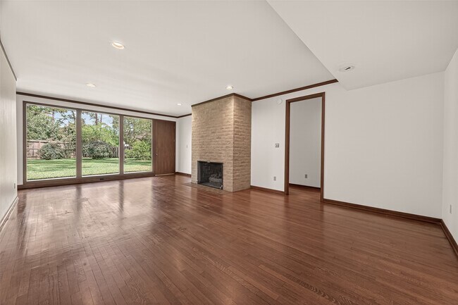 Building Photo - 10614 Fairlane Dr