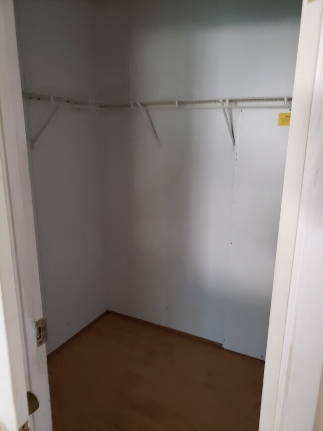 Building Photo - New on Market!