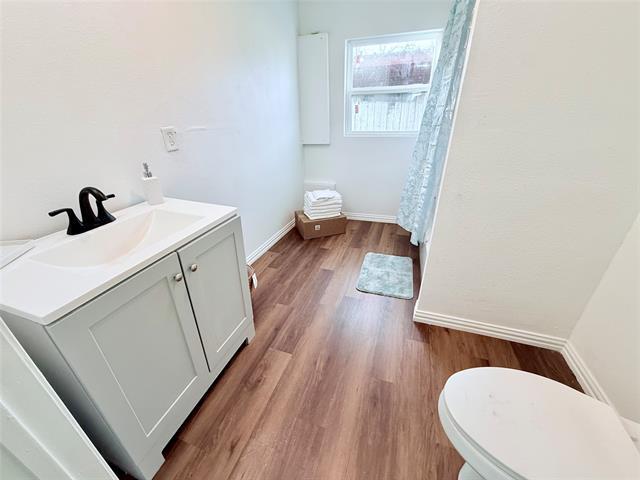 Building Photo - 727 W Day St