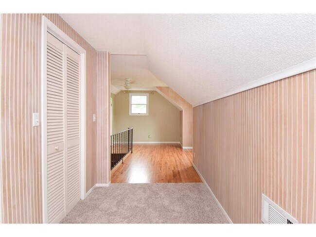 Building Photo - 11420 Terrace Rd NE