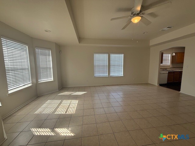 Building Photo - 1160 Hilltop Dr