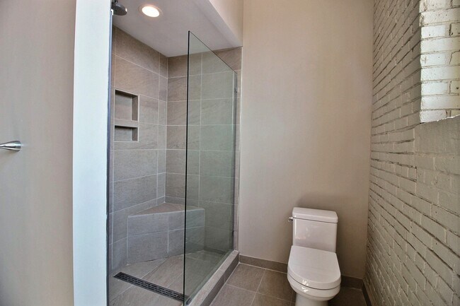 Building Photo - 2220 Superior Via