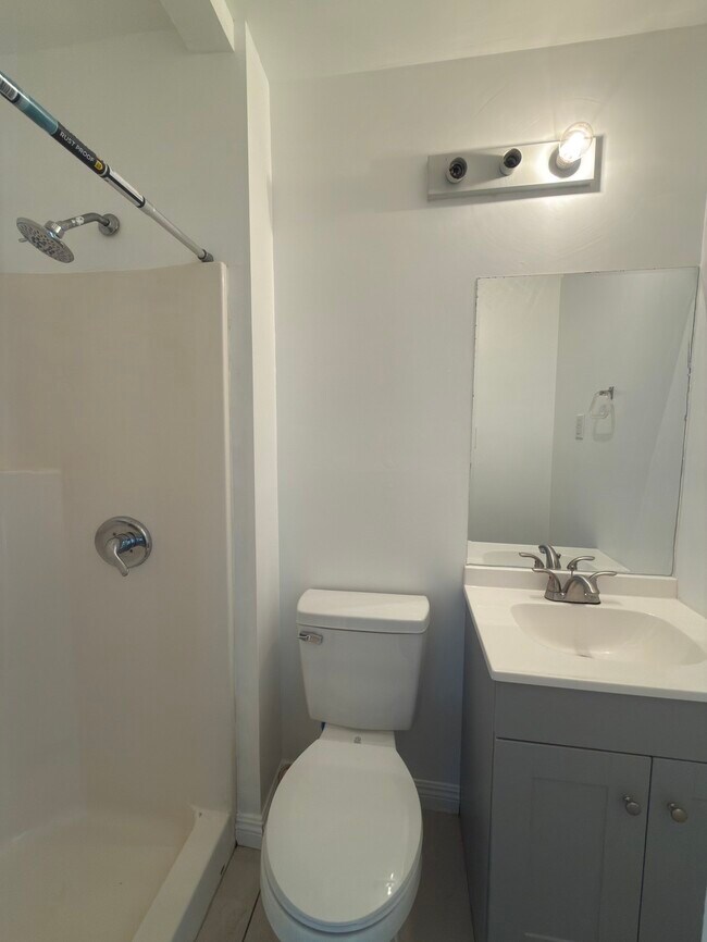 Building Photo - 1108 Cashman Dr
