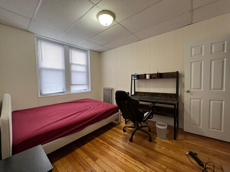 Building Photo - 439 Cambridge St