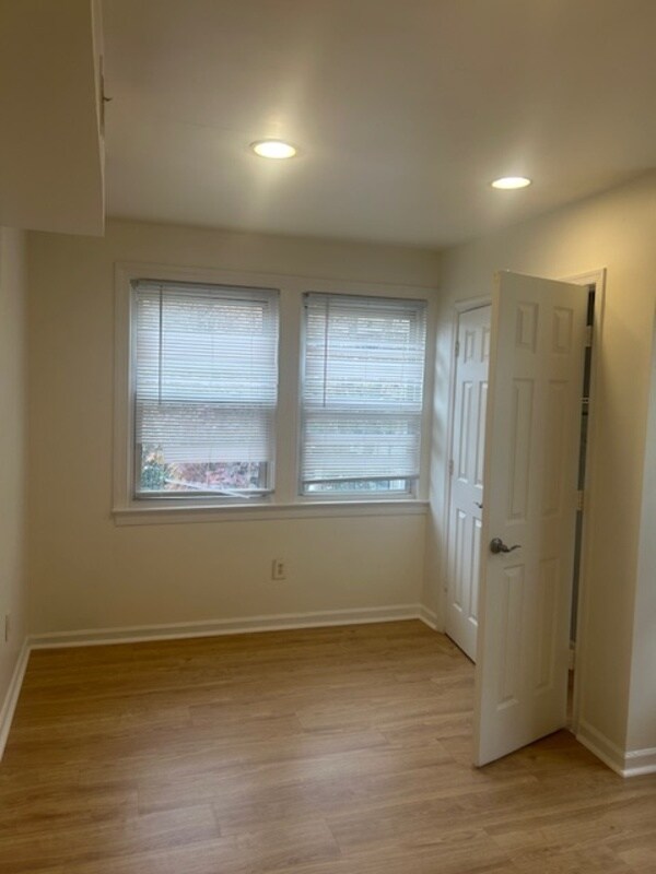 Building Photo - 2801 R St SE