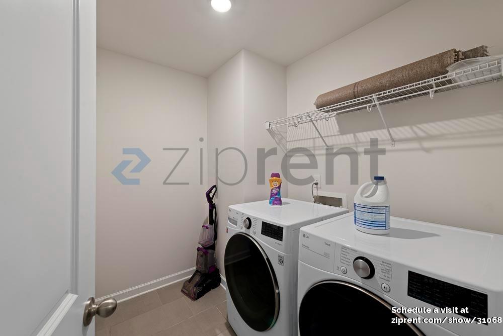 Building Photo - Unit