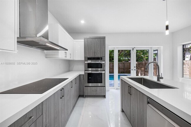 Building Photo - 3142 Carter St