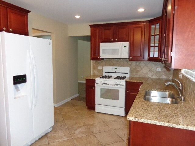 Building Photo - 2201 Oak Leaf Ln