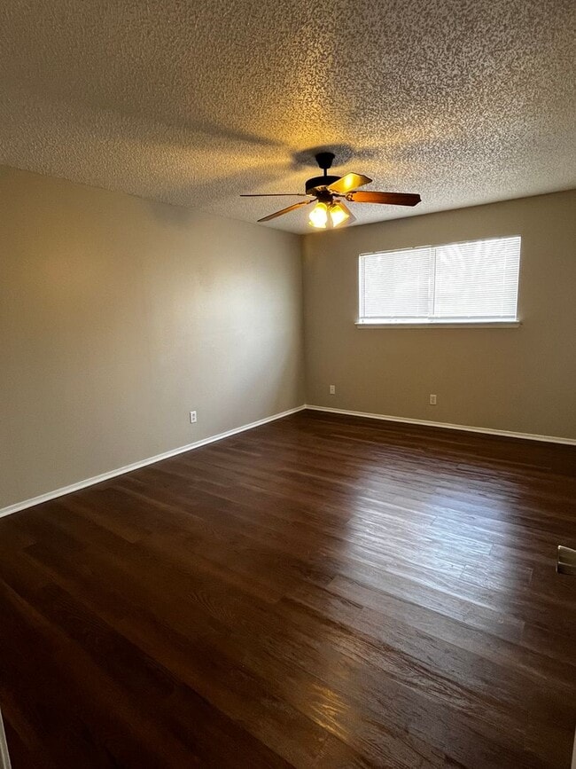 Building Photo - Nice 3 bedroom, 2 bath Home in College Hills West Available SOON!