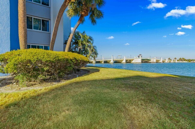 Building Photo - 500 Treasure Island Causeway