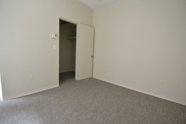 Building Photo - 67 St Germain St