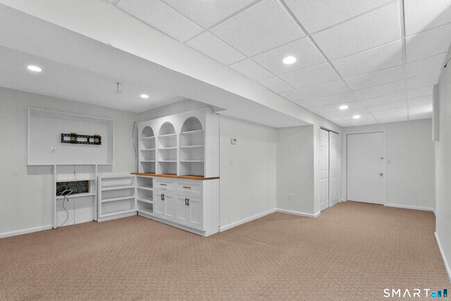 Building Photo - 30 Osborne Pl