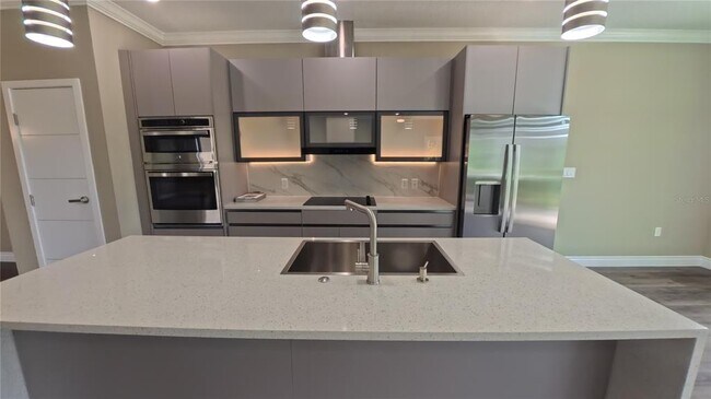 Building Photo - 1835 Brentwood Ct