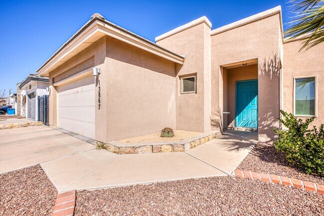 Building Photo - Eastside Beautiful 3 bed/2 baths for RENT